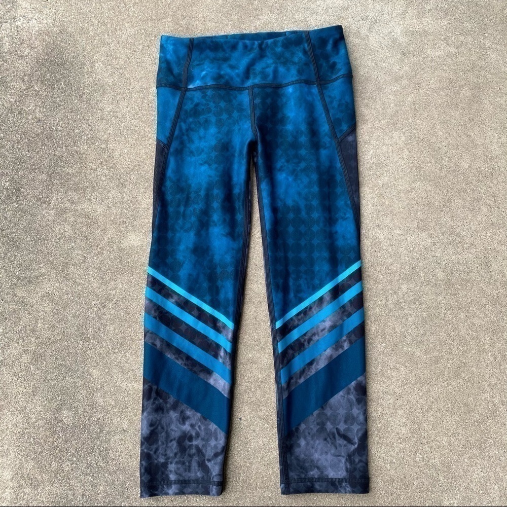 Wear It To Heart WITH Printed Crop Leggings